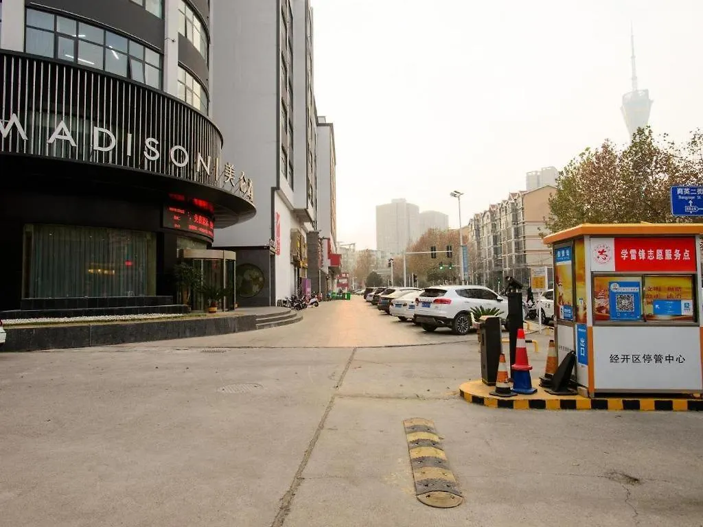 ***  Madison Zhengzhou Zhongyuan Futa Hotel China